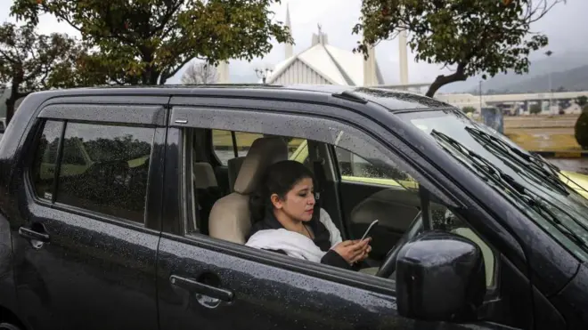 پاکستان، گاڑیاں