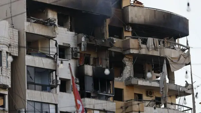 Edifício danificado em Beirute