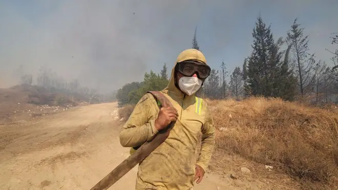 12 Ağustos'ta Çanakkale Kepez'deki orman yangınlarına karadan ve havadan müdahale edildi