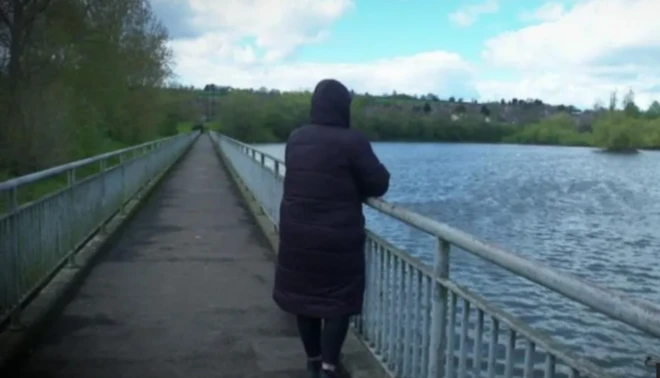 "Waxa aan waayay ilmahaygii, guurkaygii wuu dhammaaday, xitaa waan waayay nolosheydii," Lorraine ayaa tiri.