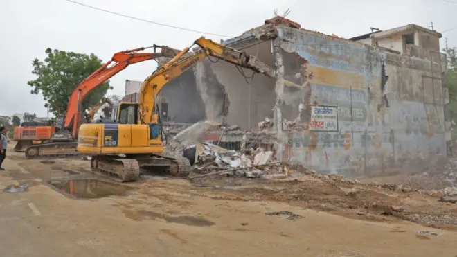 बुलडोज़र