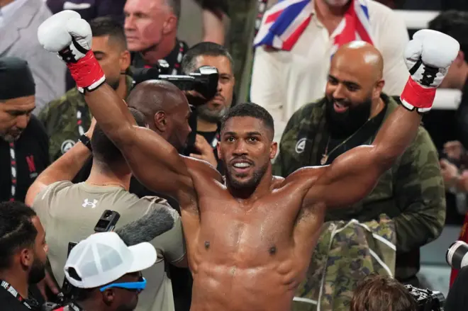 Anthony Joshua ari mu bakinnyi ba mbere bakomeye mu iteramakofe ry'abaremereye ku isi