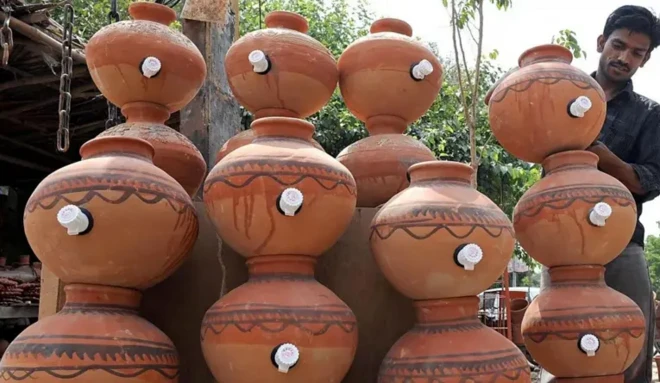 La matka – un pot en argile composé de deux types d’argile différents et conçu pour servir de fontaine à boire à la maison