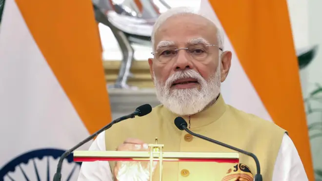 प्रधानमंत्री नरेंद्र मोदी