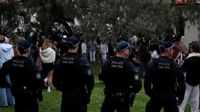 హైదరాబాద్, ఆస్ట్రేలియా, కాల్పులు, సాజిద్