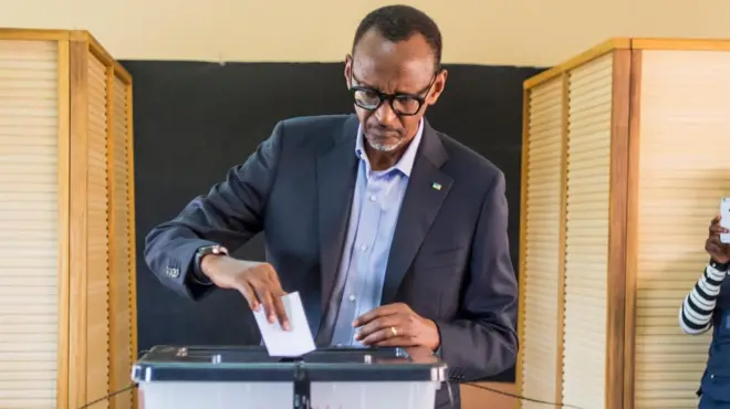 Perezida Kagame arimo gutora mu matora ya 2017