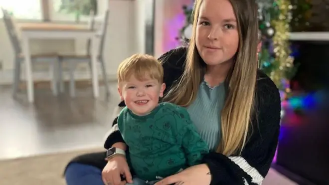 తల్లితో ఫిన్లే