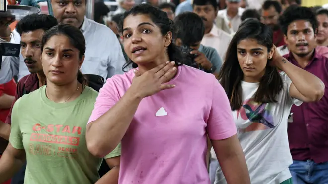 विनेश फोगाट, साक्षी मलिक आणि संगीता फोगाट