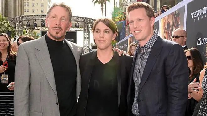 Larry Ellison (izq.) junto a su hija Megan y su hijo David.