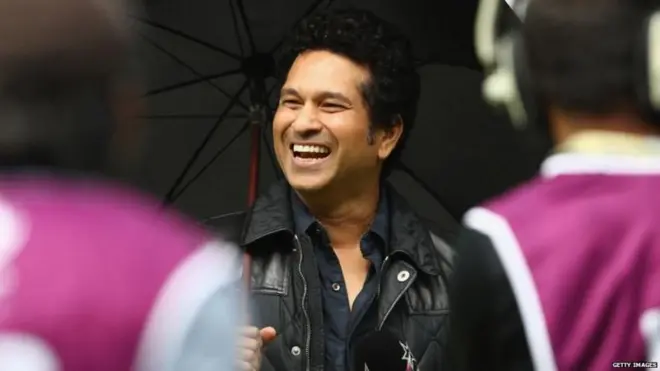 असं म्हणतात की ज्यांच्यासाठी क्रिकेट हा धर्म आहे, त्यांचा सचिन तेंडुलकर हा देव होय.
