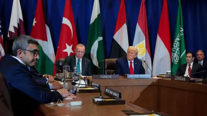 picja ya viongozi wa Turkey, Jordan na Marekani wakiwa wamekaa sako kwa bako