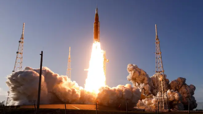 артемис два, свемирска летелица, лансирање ракете са људском посадом ка Месецу