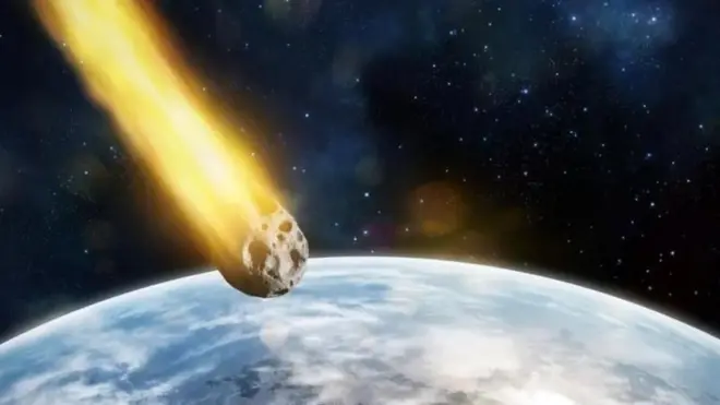 И комете и астероиде видимо као ситне тачке светлости које повремено прелете преко ноћног неба. 