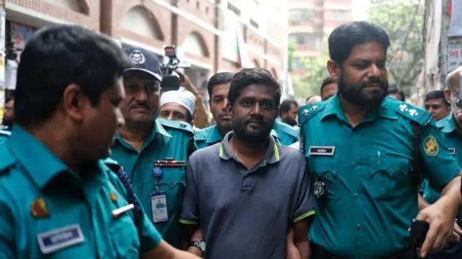 ডিজিটাল নিরাপত্তা আইনের মামলায় কারাগারে আছেন প্রথম আলোর সাংবাদিক শামসুজ্জামান শামস।