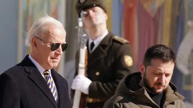 بایدن (سمت چپ) و زلنسکی