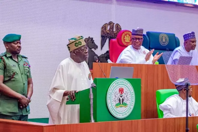 Tinubu a majalisa 