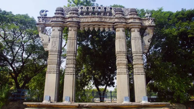 కాకతీయ కళాతోరణం