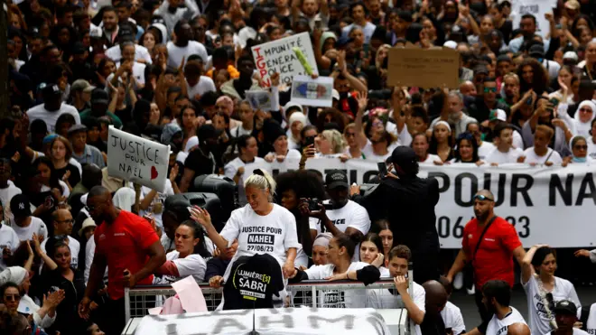 تظاهرات برای نائل