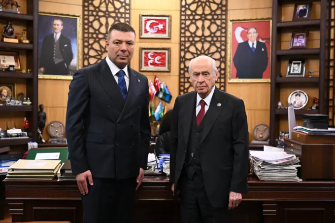 Özgür Bayraktar ve Devlet Bahçeli