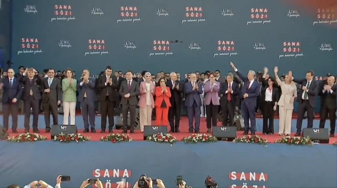 İzmir’de Millet İttifakı ilk kez birlikte miting düzenledi
