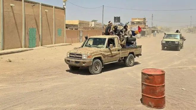 ዕጡቓት ግንባር ሓርነት ኣዛዋድ ናብ ከተማ ኪዳን እናኣተዉ