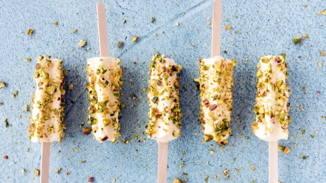 پستے والی قلفیاں