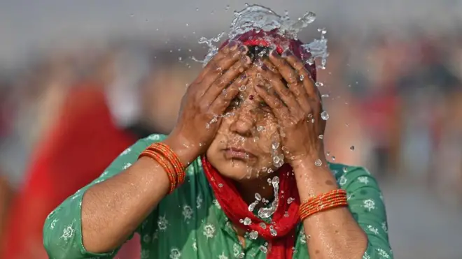 उत्तर प्रदेश प्रदूषण नियंत्रण बोर्डानं (यूपीपीसीबी) एनजीटीला एक नवीन अहवाल सादर केला. 