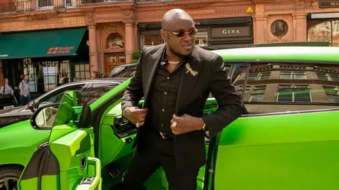 Aworan Pasitọ Tobi Adegboyega