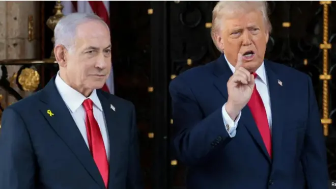 Lapa osi, Olootu ijọba ilẹ Israeli; Benjamin Nentayahu, lapa ọtun si ni Aarẹ Donald Trump ilẹ America