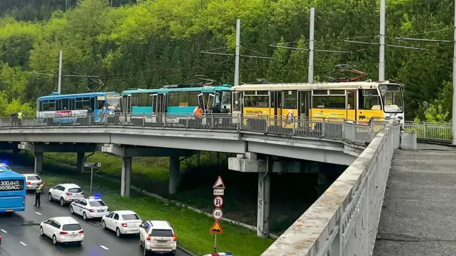 столкнувшиеся трамваи