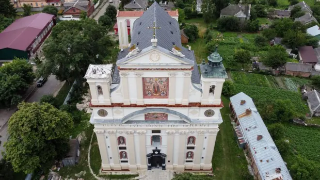 Костел святої Трійці в Олиці 