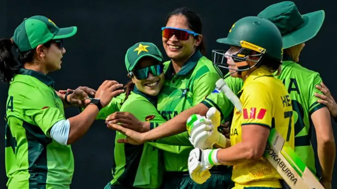 خواتین، کرکٹ