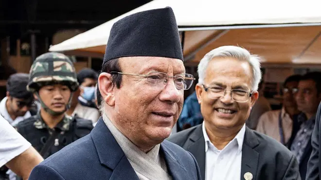 सर्वोच्च अदालतको प्राङ्गणमा प्रधानन्यायाधीश राउत