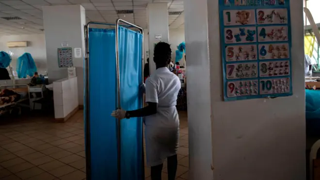 Aworan ileewosan ati olutọju kan