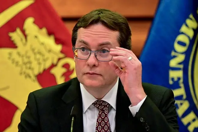 ශ්රී ලංකාවේ මැතිවරණ පැවැත්වීම සම්බන්ධයෙන් ජාත්යන්තර මූල්ය අරමුදල අද (ජුනි 14 වැනිදා) පැහැදිලි කරනු ලැබීය. ජාත්යන්තර මුල්ය අරමුදලේ ශ්රී ලංකා දූත කණ්ඩායමේ ජ්යෙෂ්ඨ ප්රධානී පීටර් බෲවර් ඒම පැහැදිලි කිරීම කරනු ලැබුවේ බීබීසී සිංහල කළ විමසීමකට පිළිතුරු ලබා දෙමිනි.