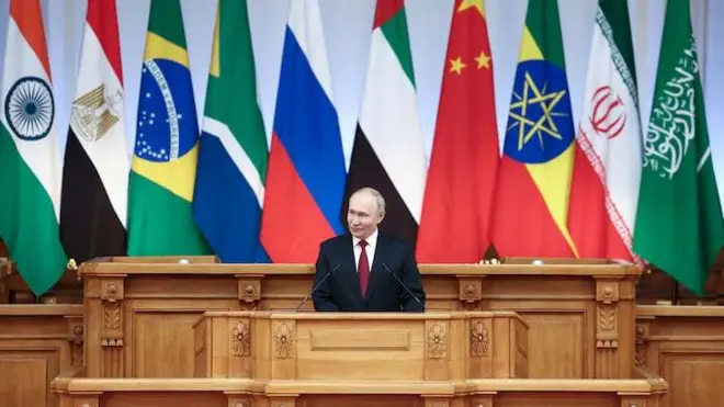 كلمة الرئيس الروسي فلاديمير بوتين في منتدى بريس البرلماني في سانت بطرسبرغ، روسيا 11 يوليو/حزيران 2024