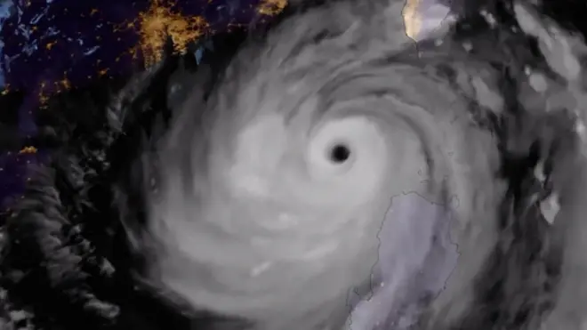 超強颱風「樺加沙」逼近中國廣東沿岸