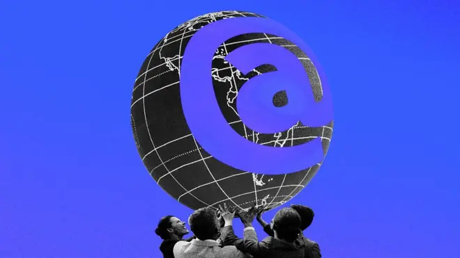 Ilustração de várias pessoas segurando um globo terrestre com o símbolo @, sobre fundo azul