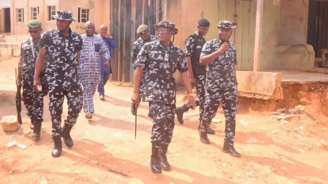 Kọmiṣọna ọlọpaa ipinlẹ Ondo atawọn ẹmẹwa rẹ