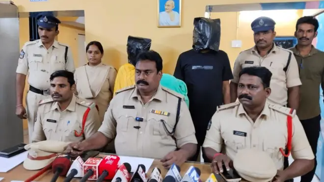 పల్నాడు పోలీసులు