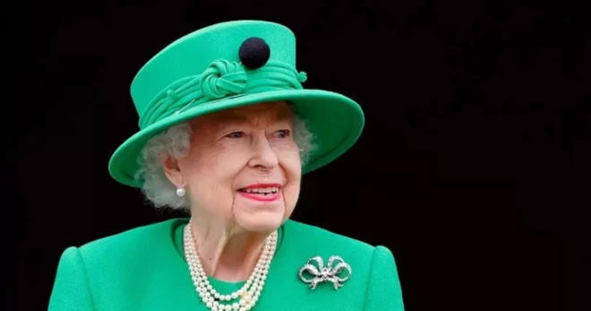 N﻿ữ hoàng Anh Elizabeth II