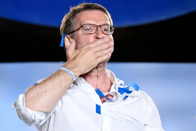 El candidato del PP, Alberto Núñez Feijóo fue el más votado, pero tendrá muy difícil gobernar.