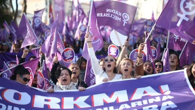 Eylem yapan kadınlar