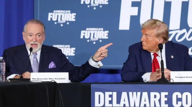 دونالد ترامپ و مایک هاکبی