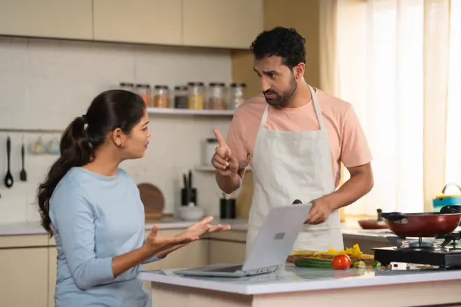 බලය සහ මුදල් පිරිමින්ගේ අත්මාභිමානයට බලපාන්නේ ඇයි?