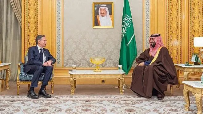 ولي العهد السعودي محمد بن سلمان مع وزير الخارجية الأمريكي بلينكن