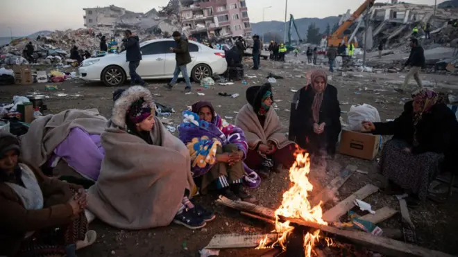 भूकम्प पीडित