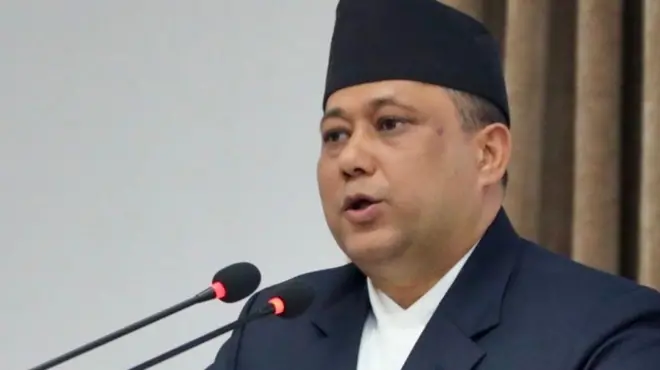 परराष्ट्रमन्त्री शिशिर खनाल