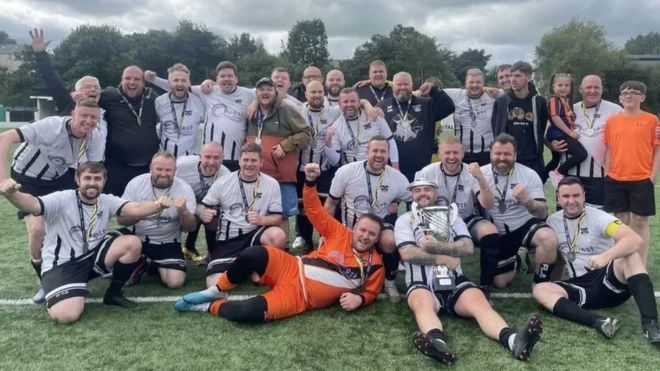 صورة للفريق الفائز