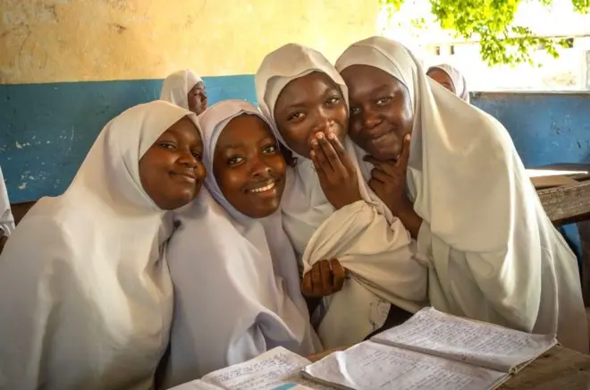 Daliban makaranta a Zanzibar